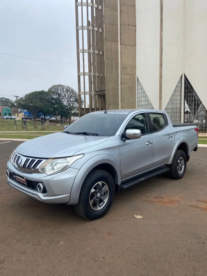 MITSUBISHI L200 TRITON 2.4 16V TURBO DIESEL SPORT HPE CD 4P 4X4 AUTOMÁTICO