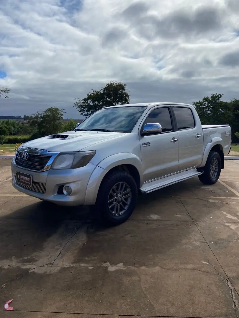 TOYOTA HILUX 3.0 SRV 4X4 CD 16V TURBO INTERCOOLER DIESEL 4P AUTOMÁTICO