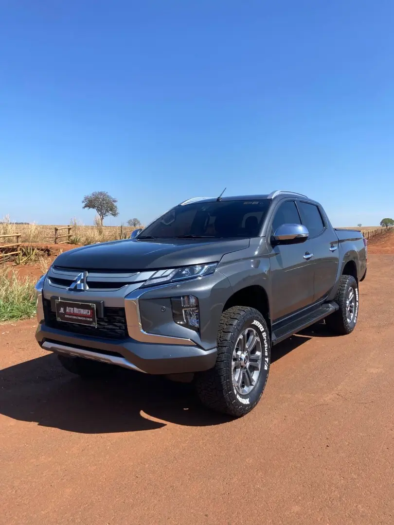 MITSUBISHI L200 TRITON 2.4 16V TURBO DIESEL SPORT HPE-S CD 4P 4X4 AUTOMÁTICO