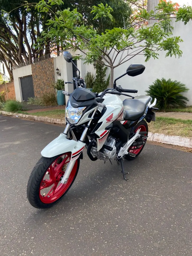 HONDA CB TWISTER Street