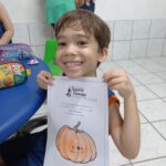 Jardim 1 - The kids colored and decorated their own Jack-O'-Lanterns!