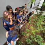 Jardim I B - Passeio pela escola. Observação - Há  Bichinhos no jardim!?