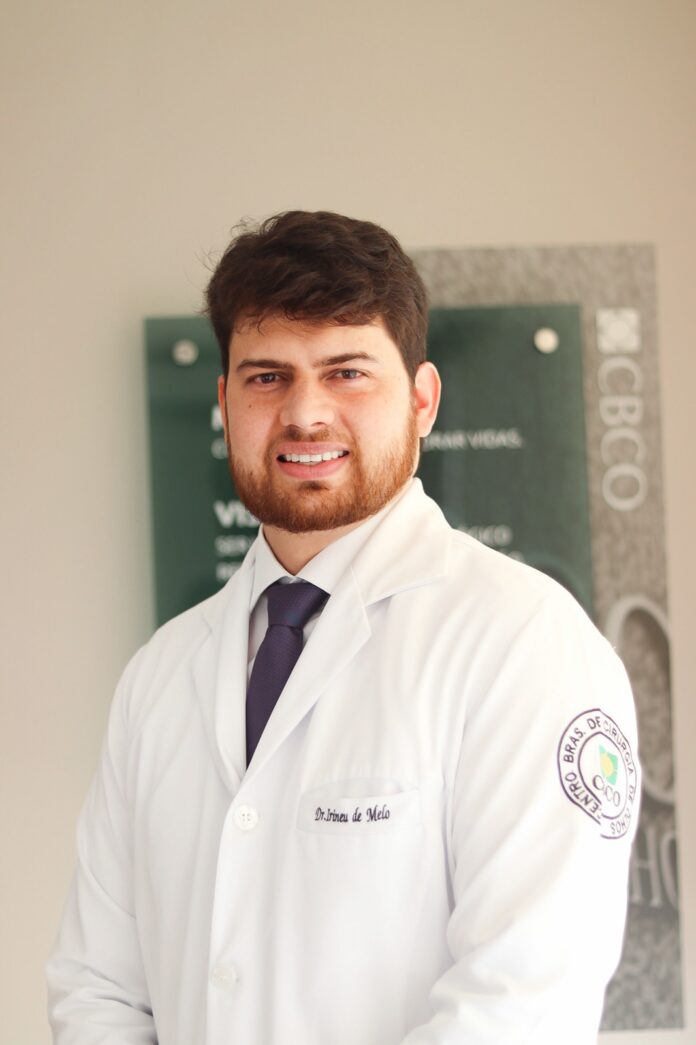 oftalmologista Dr. Irineu Ribeiro de Melo, do CBCO Hospital de Olhos de Goiás