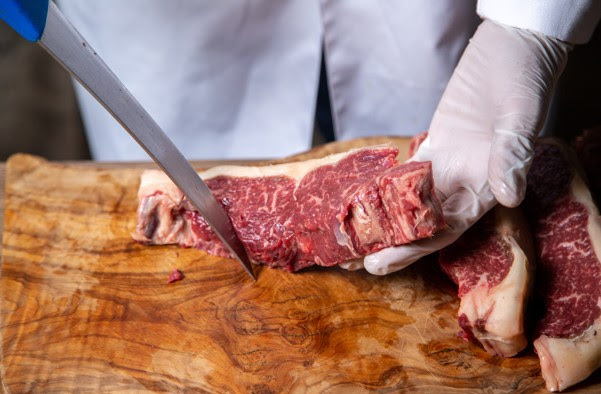 Tecnificação da reprodução bovina ganha espaço em meio às exigências internacionais sobre qualidade da carne