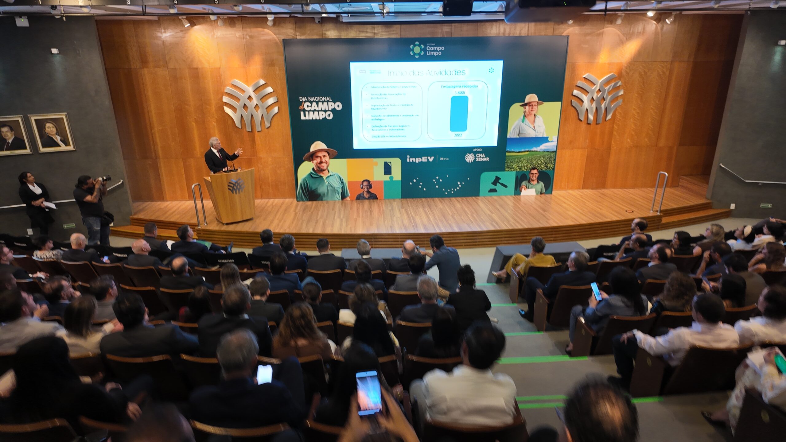 Em Brasília, inpEV lança Tour Virtual e homenageia os elos do Sistema Campo Limpo